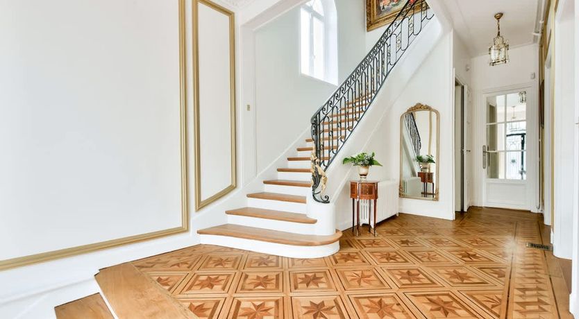 Photo of Royal Luxury