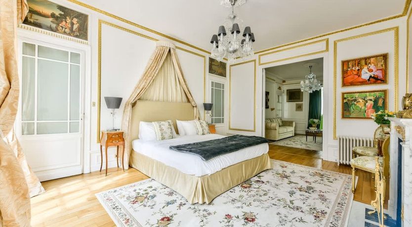 Photo of Royal Luxury