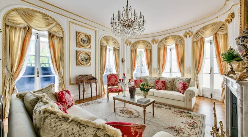 Photo of Royal Luxury