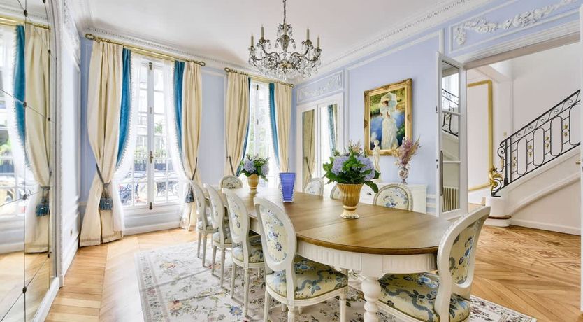 Photo of Royal Luxury