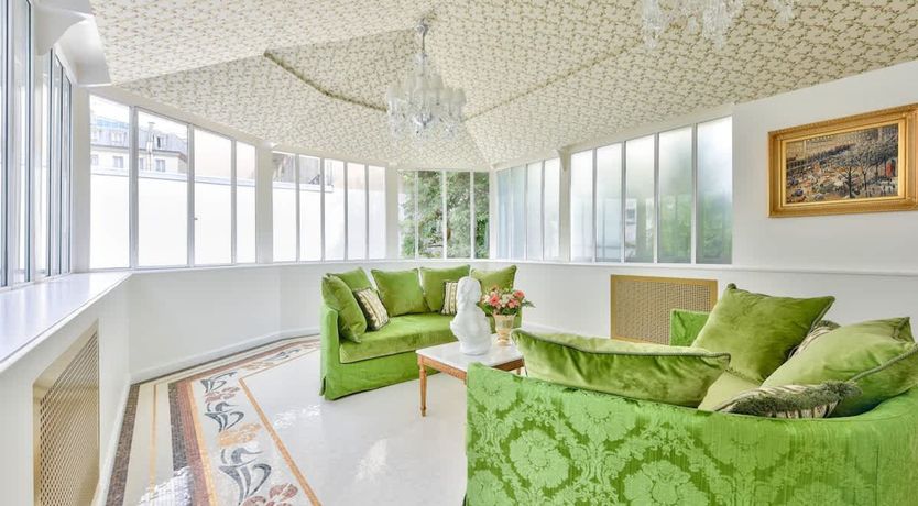 Photo of Royal Luxury