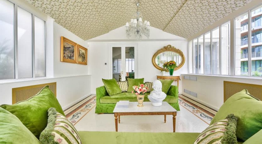 Photo of Royal Luxury