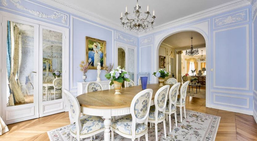 Photo of Royal Luxury