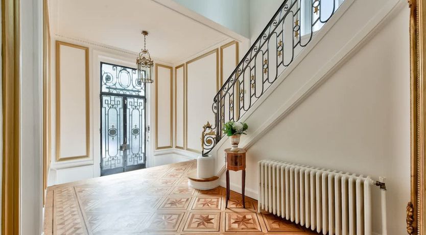 Photo of Royal Luxury