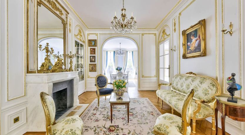 Photo of Royal Luxury