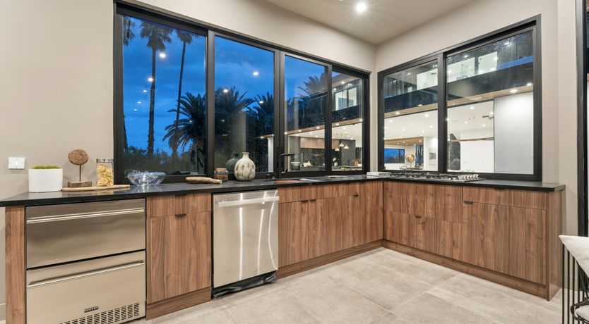 Photo of Sunset Mirror