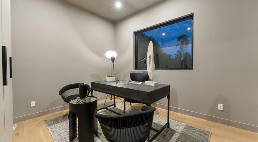 Photo of Sunset Mirror