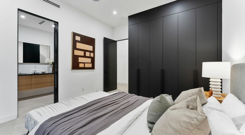 Photo of Sunset Mirror