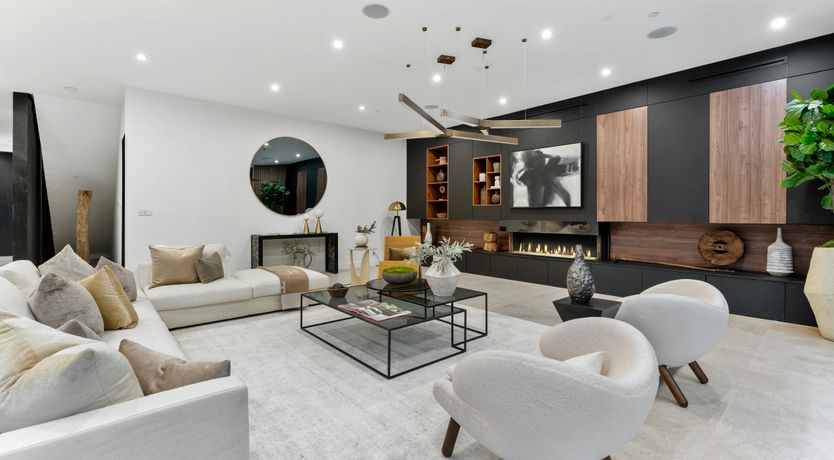 Photo of Sunset Mirror