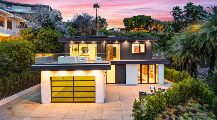 Photo of Sunset Mirror