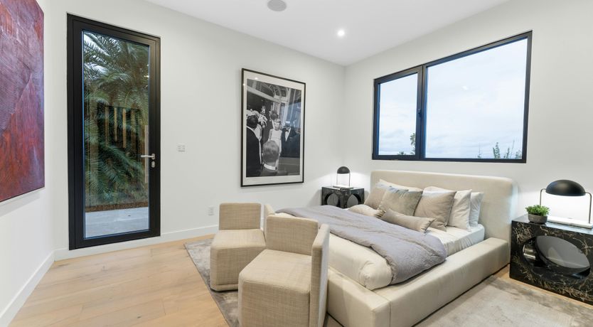 Photo of Sunset Mirror