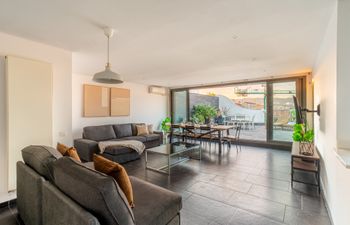Charm of Plaza España Holiday Home