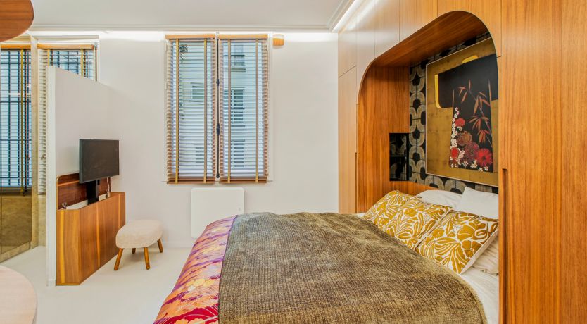 Photo of Parisian Place