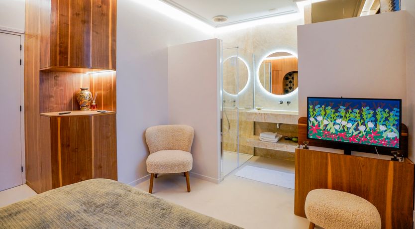 Photo of Parisian Place