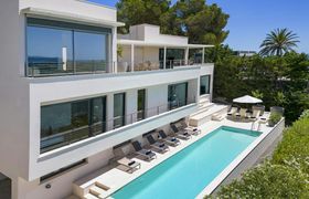 Photo of the-bluest-views