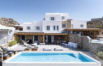 Icon of Love Holiday Home