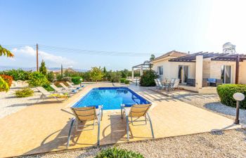 Sunbaked Stone Holiday Home