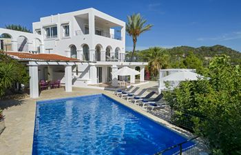 Sunset Wave Holiday Home