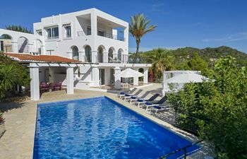 Sunset Wave Holiday Home