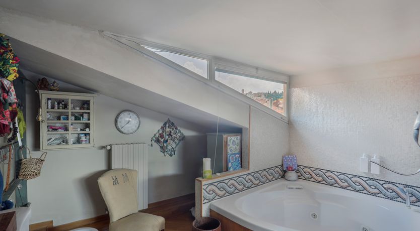 Photo of Artist's Air