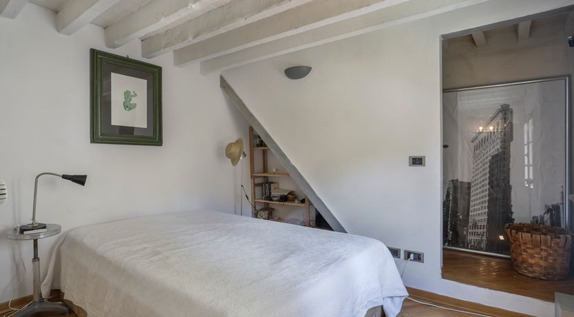 Photo of Artist's Air