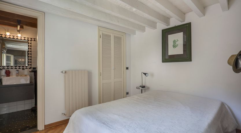 Photo of Artist's Air