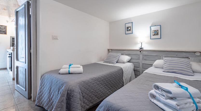 Photo of Ivory & Lemon