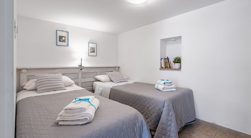 Photo of Ivory & Lemon