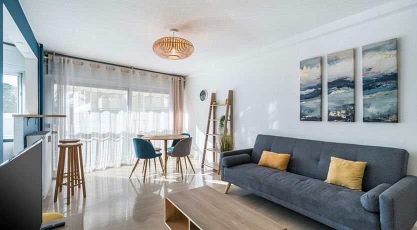 Photo of Cannes Breeze