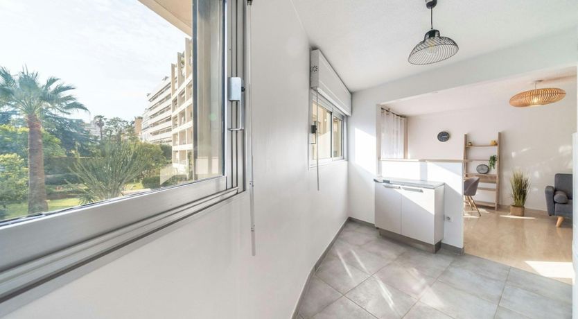 Photo of Cannes Breeze