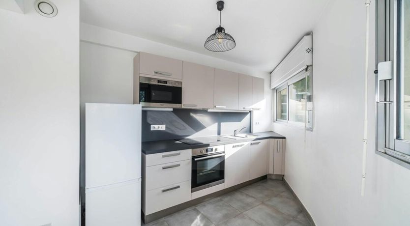 Photo of Cannes Breeze