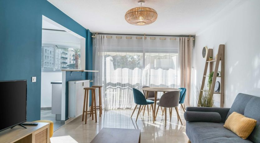 Photo of Cannes Breeze