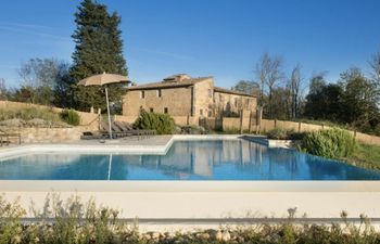 Farmhouse Serenity Holiday Home