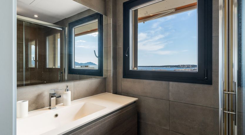 Photo of Riviera Sunlight