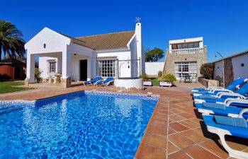 White Tide Holiday Home