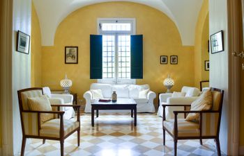 Castles & Olive Groves Holiday Home
