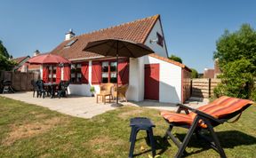 Photo of Polderhuis 9 parking and shared pool Holiday Home 10