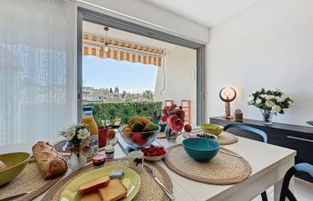 Le Galaxie Holiday Home