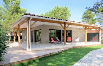 Yara Holiday Home