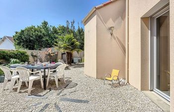 Les Embruns Holiday Home