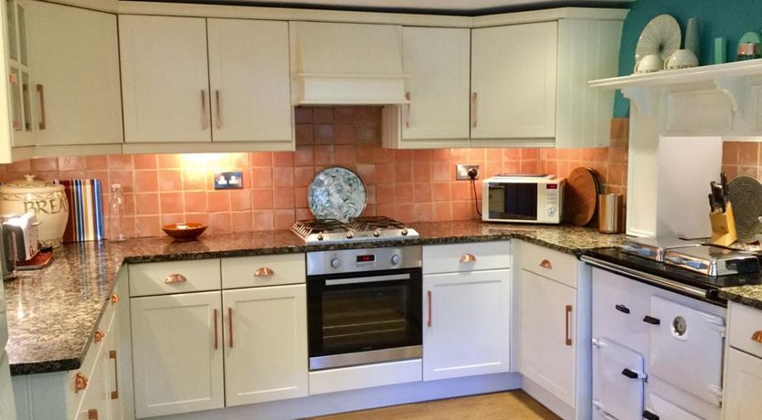 Photo of 2 Bed in Weare Giffard