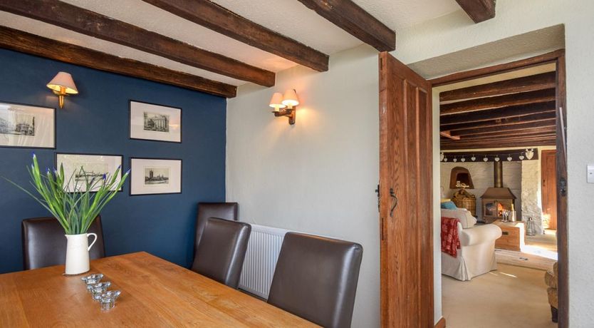 Photo of 2 Bed in Weare Giffard