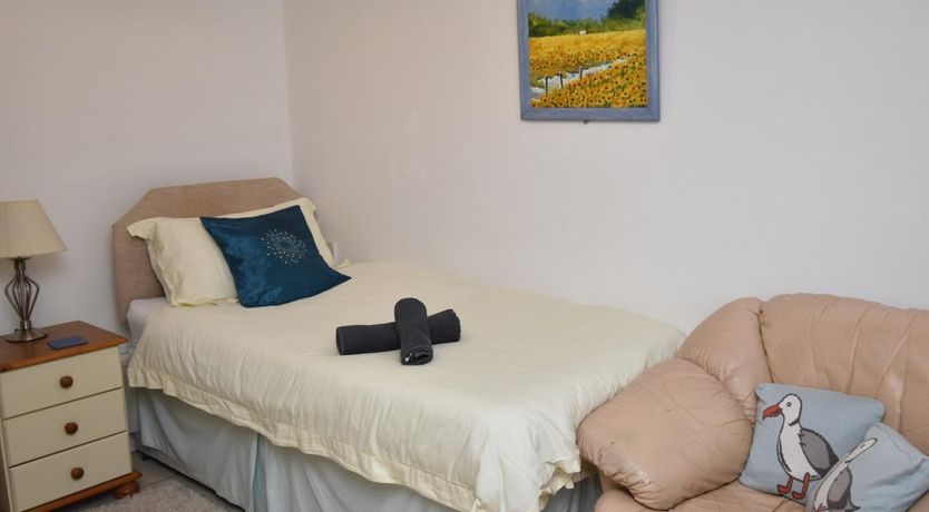 Photo of 2 Bed in Tenby