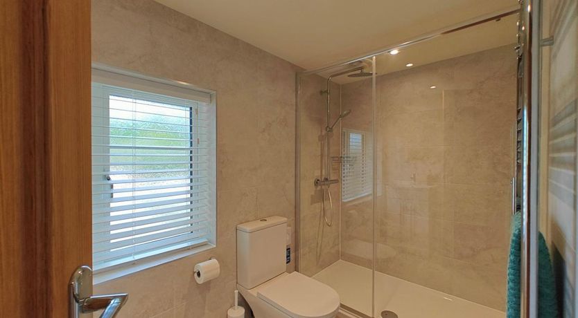 Photo of 3 Bed in Godshill