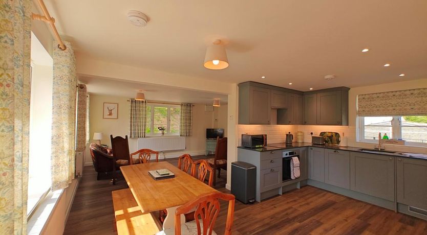 Photo of 3 Bed in Godshill