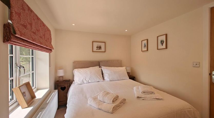 Photo of 3 Bed in Godshill