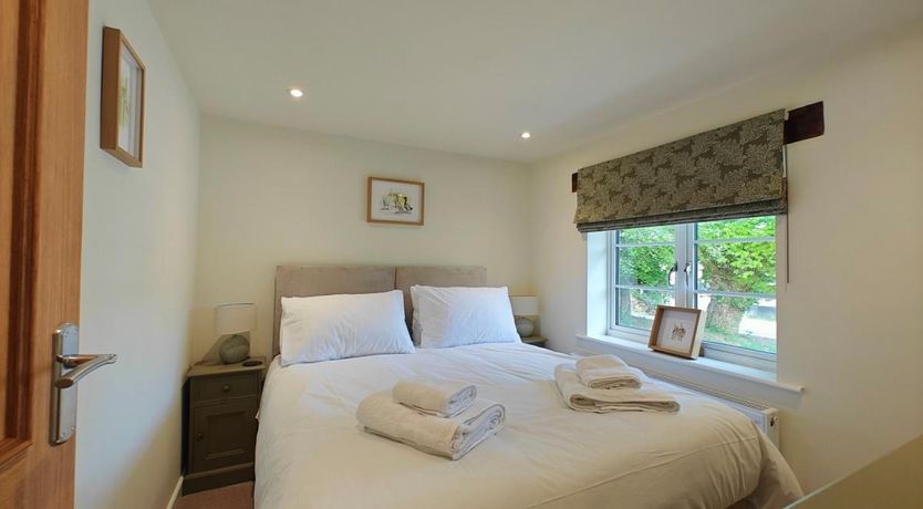 Photo of 3 Bed in Godshill