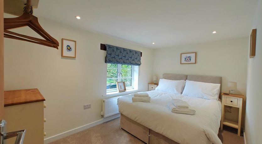 Photo of 3 Bed in Godshill