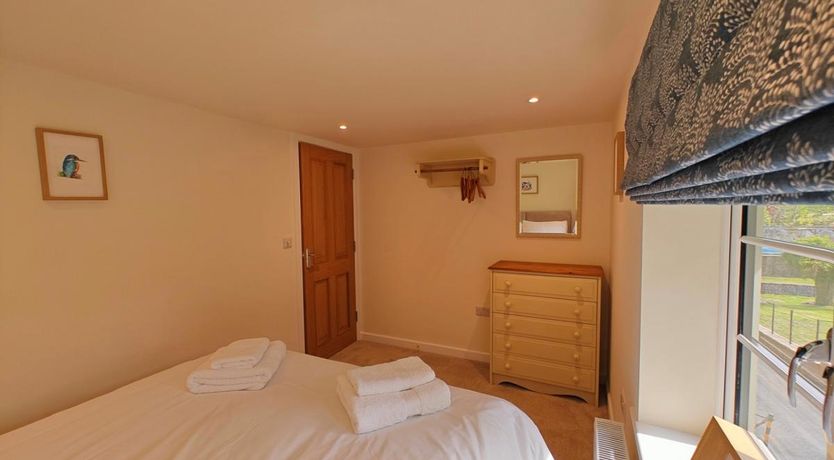 Photo of 3 Bed in Godshill