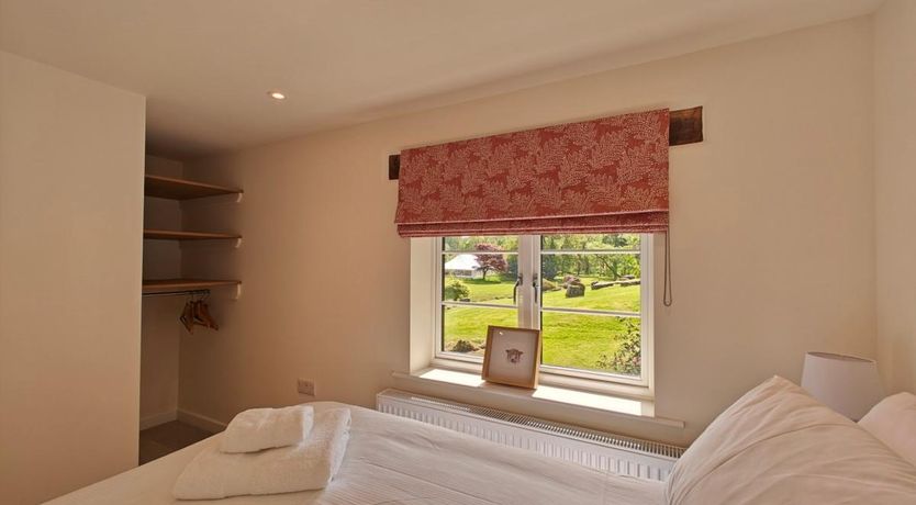 Photo of 3 Bed in Godshill